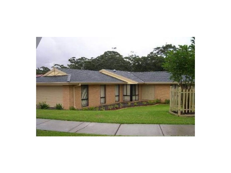 9 Churnwood Drive, Fletcher NSW 2287