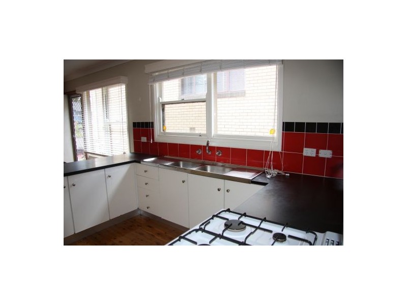 31 Kimian Avenue, Waratah West NSW 2298