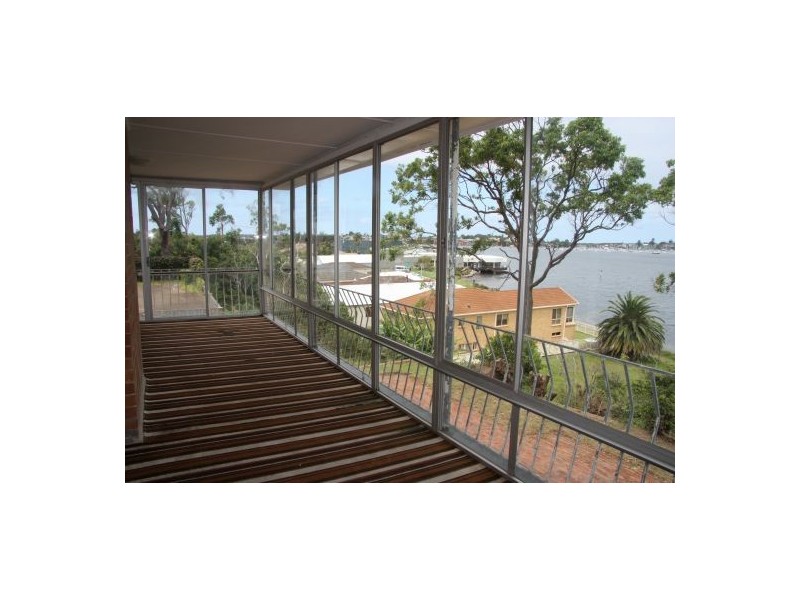 76 Ross Street, Belmont NSW 2280