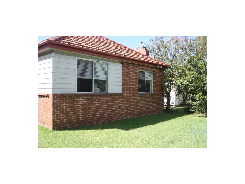 3 Floraville Road, Belmont NSW 2280