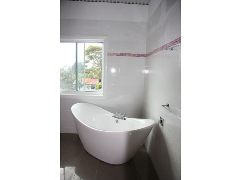 101 Marks Point Road, Marks Point NSW 2280