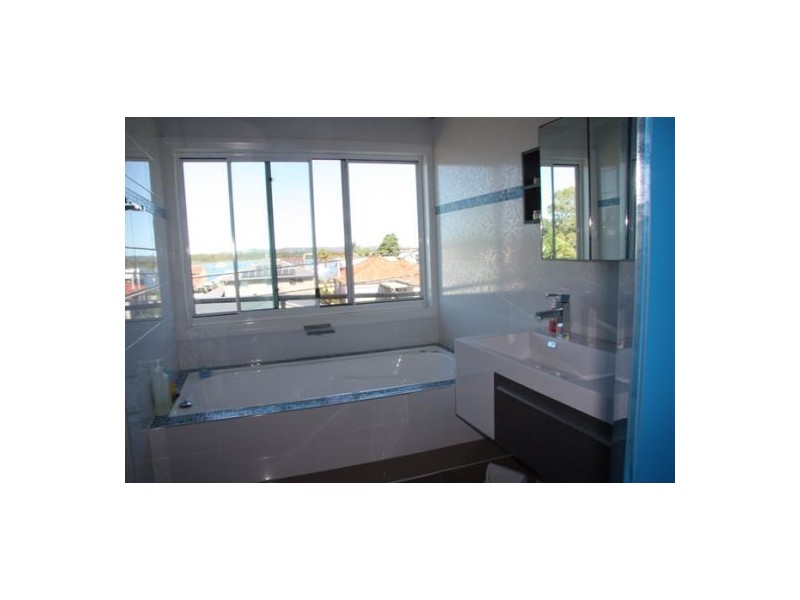 101 Marks Point Road, Marks Point NSW 2280