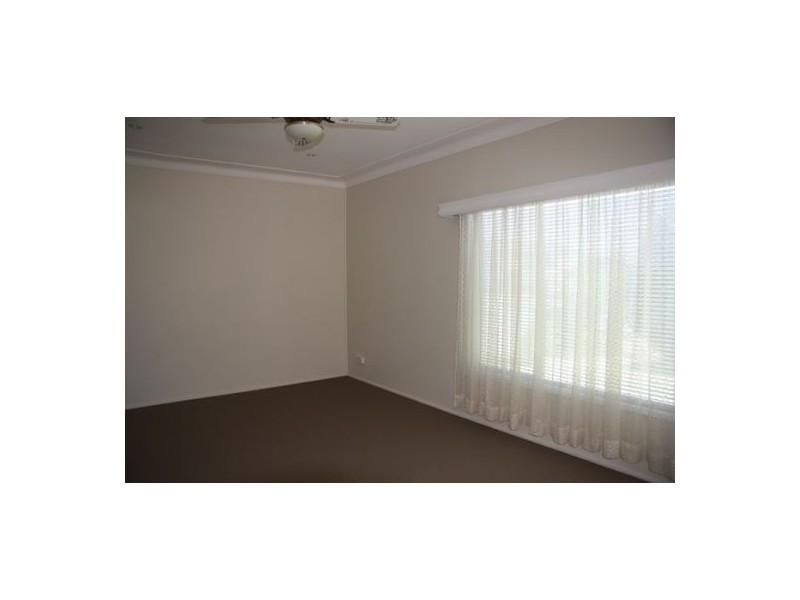 28 Ashley Street, Marks Point NSW 2280