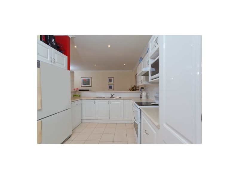 4 Sabot Close, Belmont NSW 2280