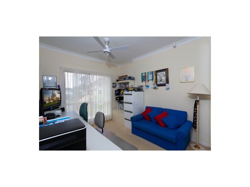 4 Sabot Close, Belmont NSW 2280