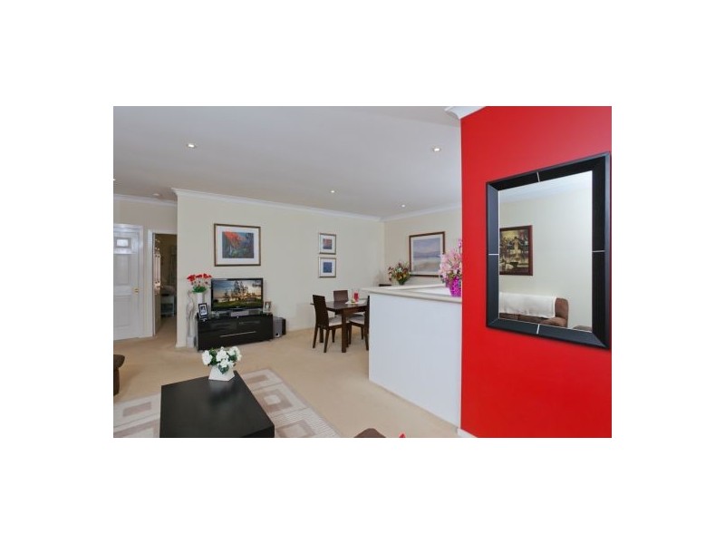 4 Sabot Close, Belmont NSW 2280