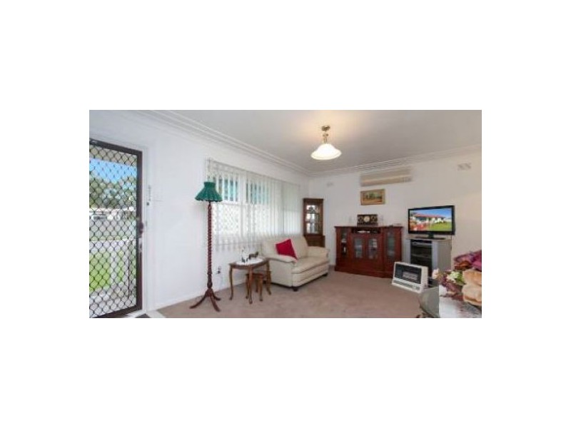 2 Alexander Street, Mount Hutton NSW 2290