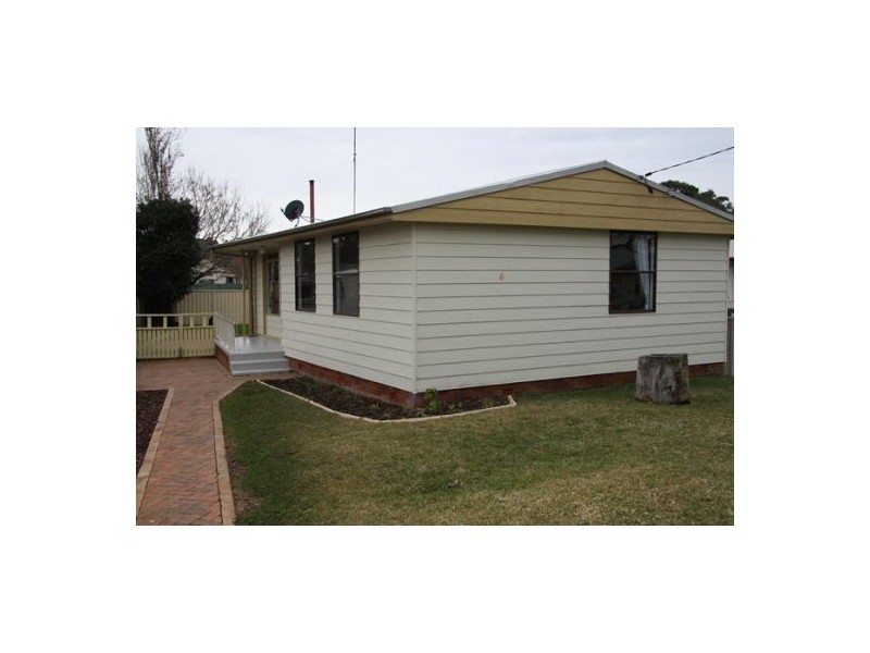 6 Redwood Crescent, Gateshead NSW 2290