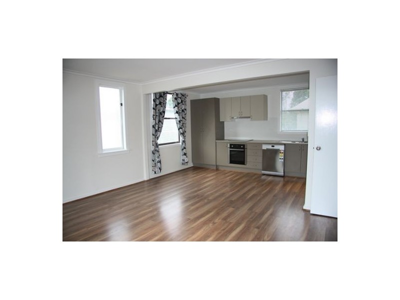 6 Redwood Crescent, Gateshead NSW 2290