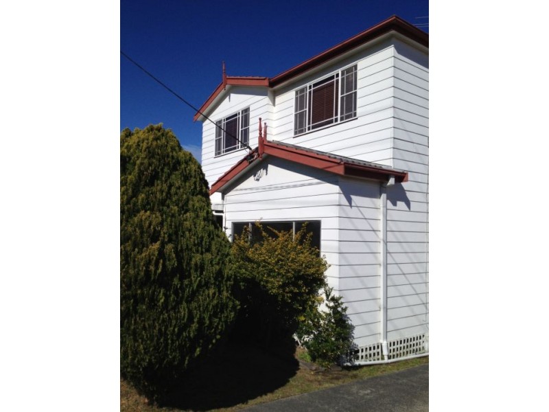 18 Evans Street, Belmont NSW 2280