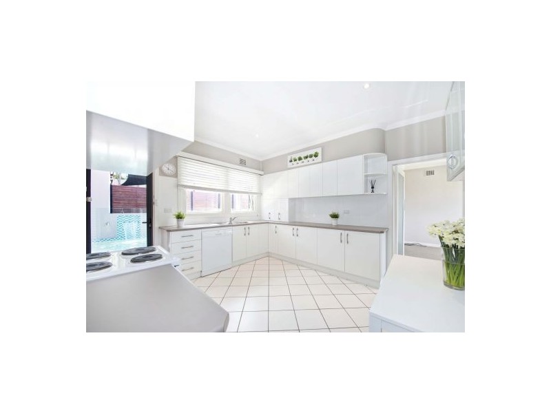 352 The Esplanade, Speers Point NSW 2284