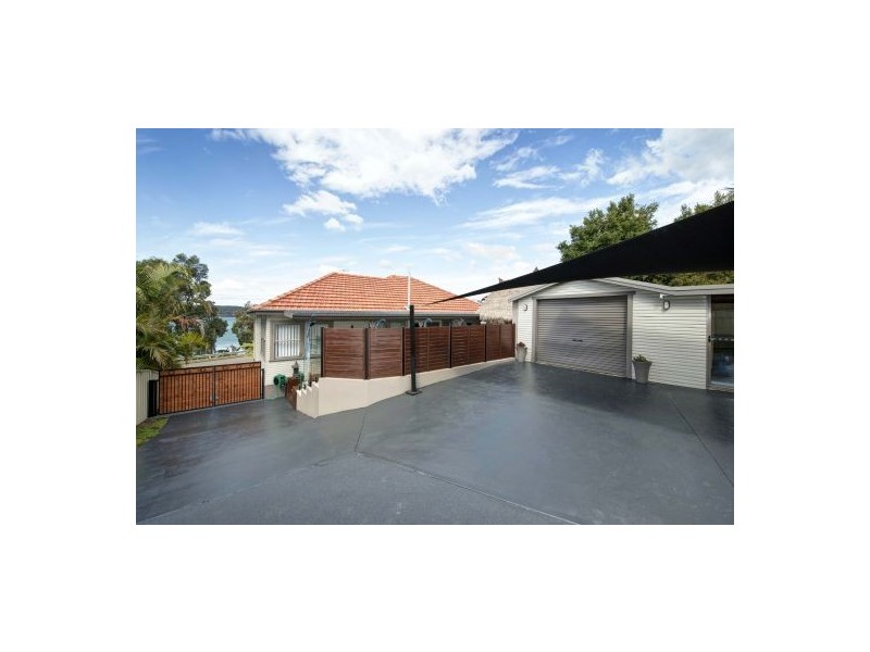 352 The Esplanade, Speers Point NSW 2284