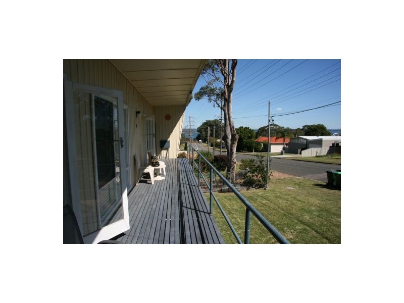 30 Hill Street, Belmont NSW 2280
