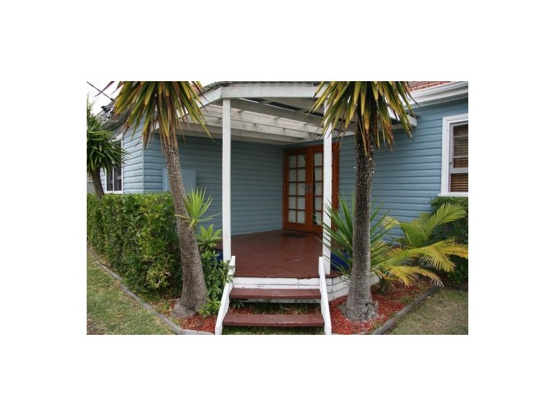 14 Hitchcock Street, Belmont NSW 2280