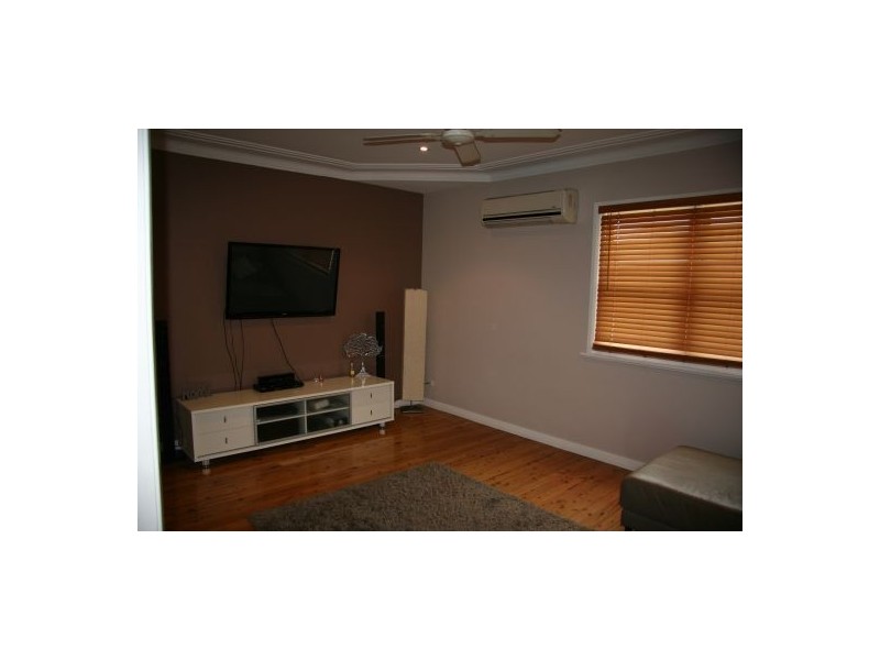 14 Hitchcock Street, Belmont NSW 2280