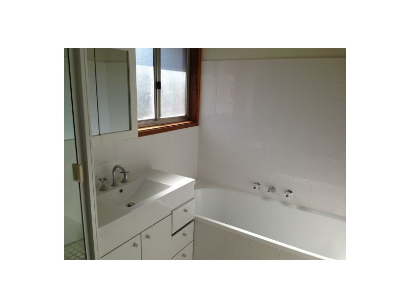 1/8 Andra Close, Belmont NSW 2280