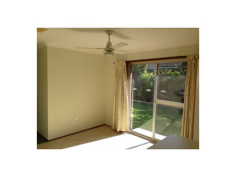 1/8 Andra Close, Belmont NSW 2280