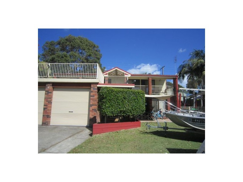 6 Scenic Drive, Caves Beach NSW 2281