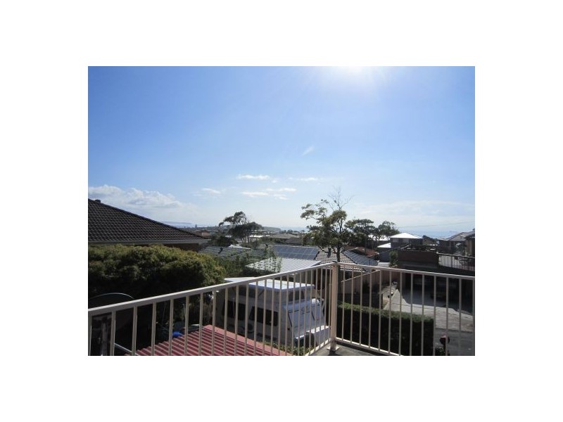 6 Scenic Drive, Caves Beach NSW 2281