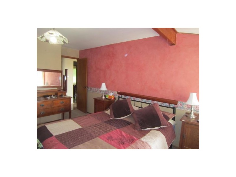 6 Scenic Drive, Caves Beach NSW 2281