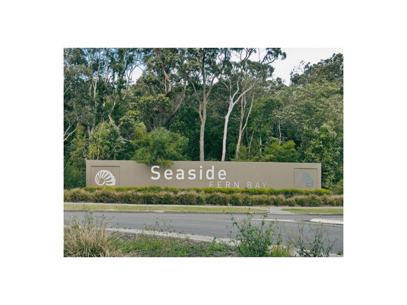 43 Dune Drive, Fern Bay NSW 2295