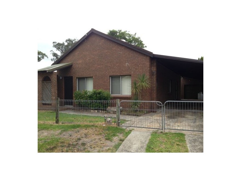 8 Lachlan Road, Cardiff NSW 2285