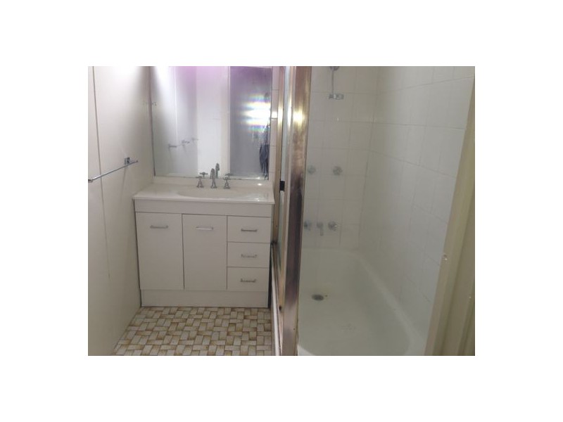 8 Lachlan Road, Cardiff NSW 2285