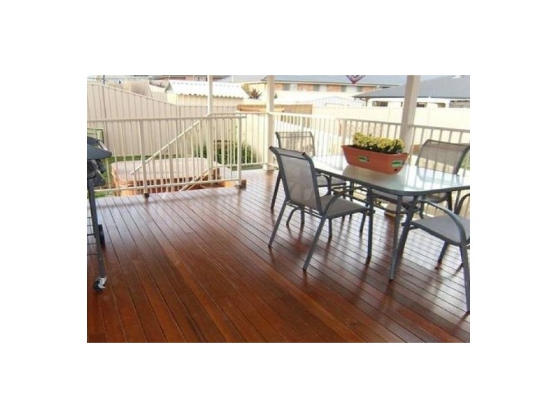 8 Northridge Drive, Cameron Park NSW 2285