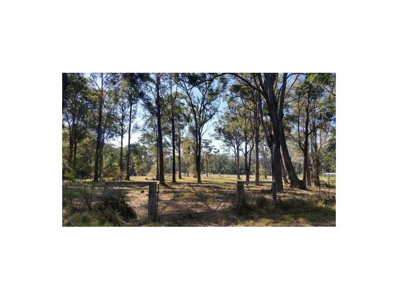 16 Wakelands Road, Sapphire Beach NSW 2450