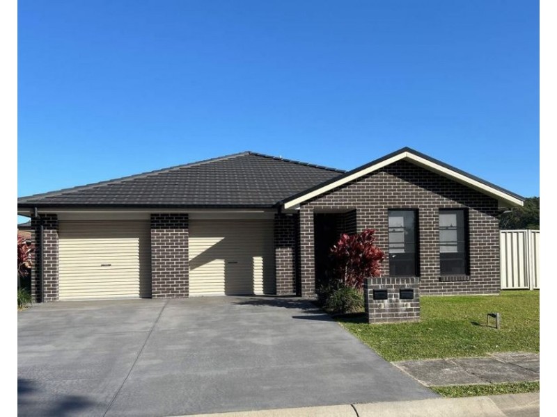 15 Sunshine Circuit, Emerald Beach NSW 2456