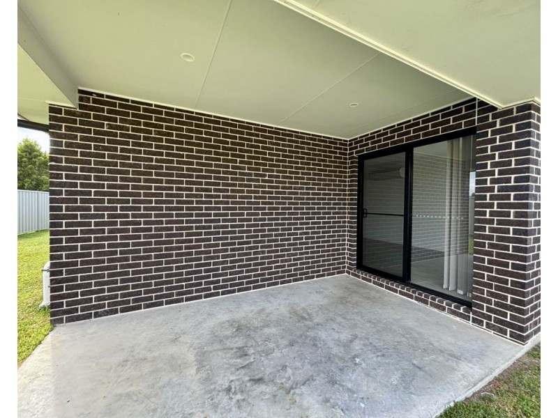 15 Sunshine Circuit, Emerald Beach NSW 2456