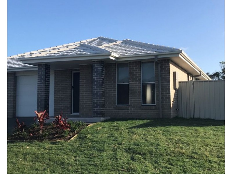 10 Serenity Bay Drive, Emerald Beach NSW 2456
