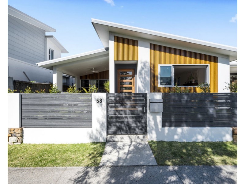 58 North Sapphire Road, Sapphire Beach NSW 2450