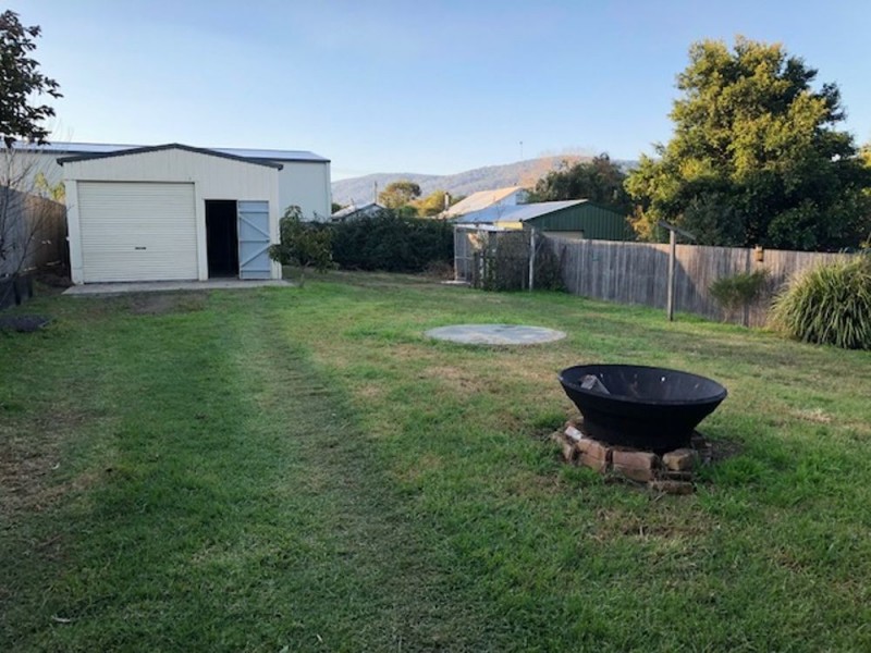 11 Bent Street, Nana Glen NSW 2450