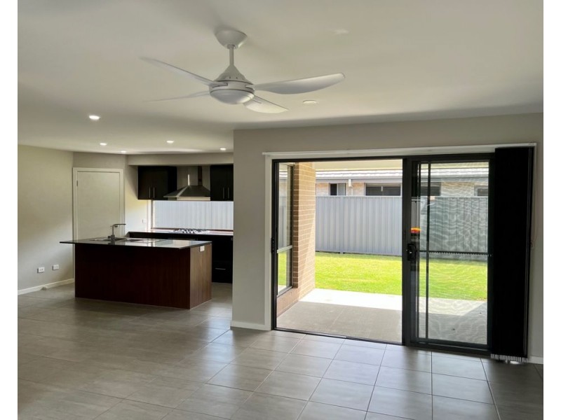 36 Sunshine Circuit, Emerald Beach NSW 2456