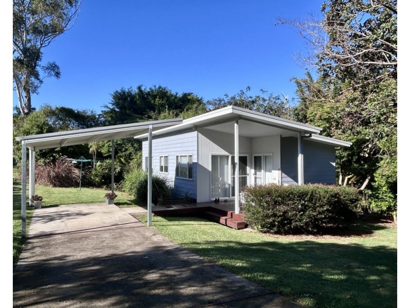 4b Jade Close, Emerald Beach NSW 2456