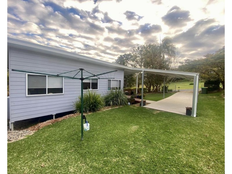 4b Jade Close, Emerald Beach NSW 2456