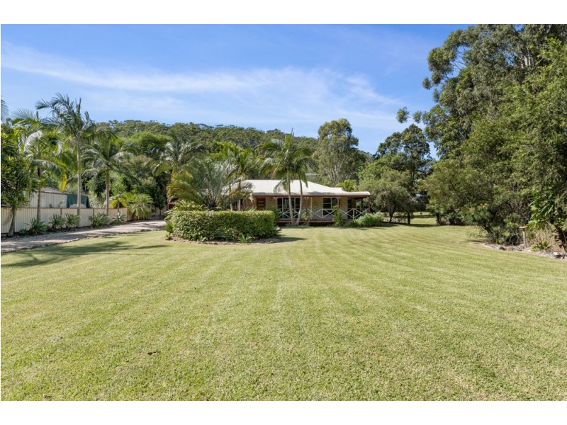 4 Topaz Drive, Emerald Beach NSW 2456