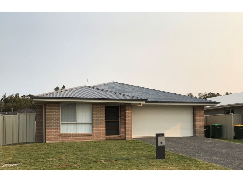 11 Serenity Bay Road, Emerald Beach NSW 2456