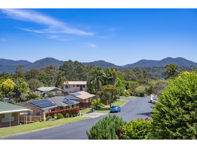 2 Sandpiper Crescent, Boambee East NSW 2452