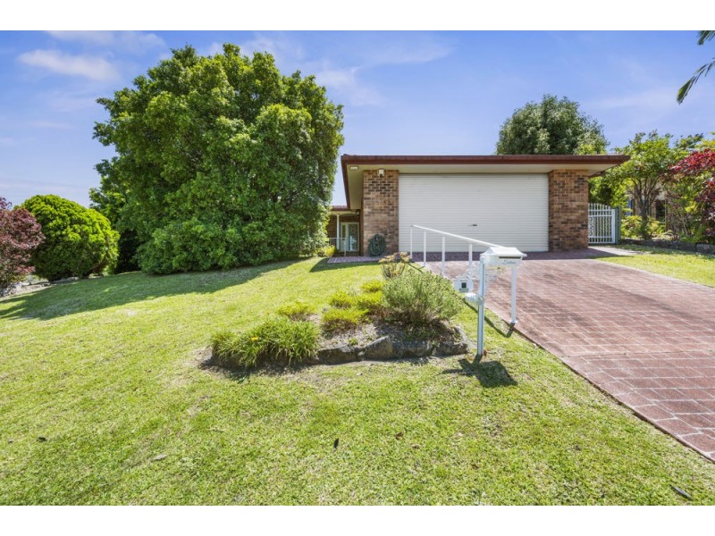 2 Sandpiper Crescent, Boambee East NSW 2452