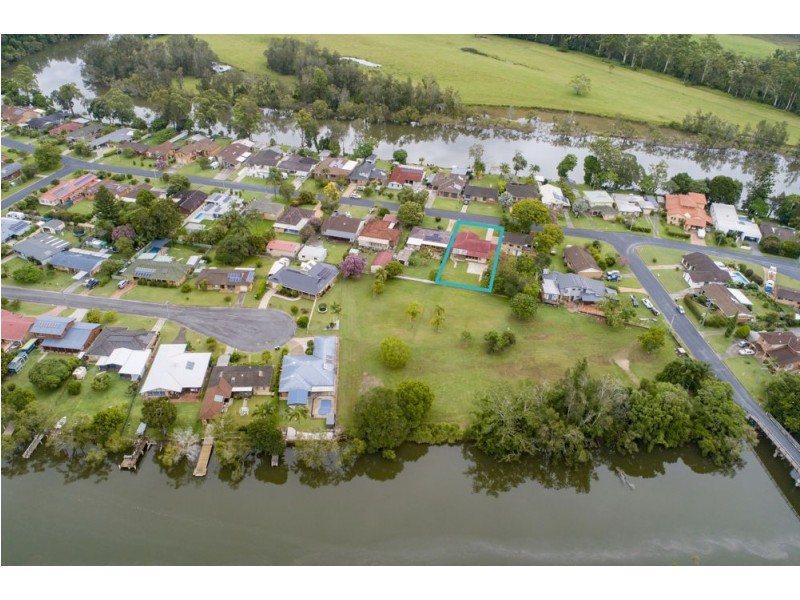 14 Newry Island Drive, Urunga NSW 2455