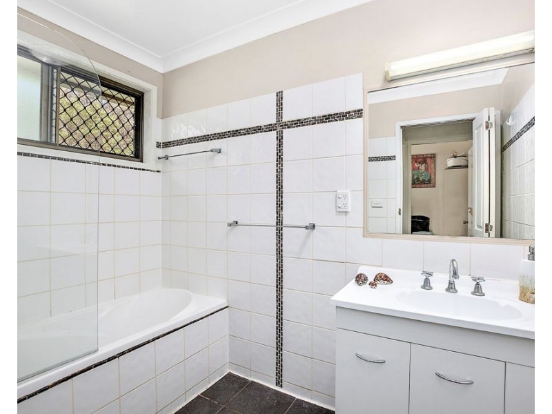 3 Marlin Close, Emerald Beach NSW 2456