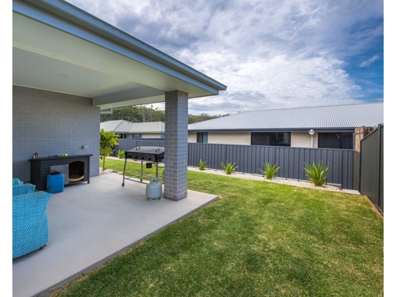 5 Mermaid Drive, Sandy Beach NSW 2456