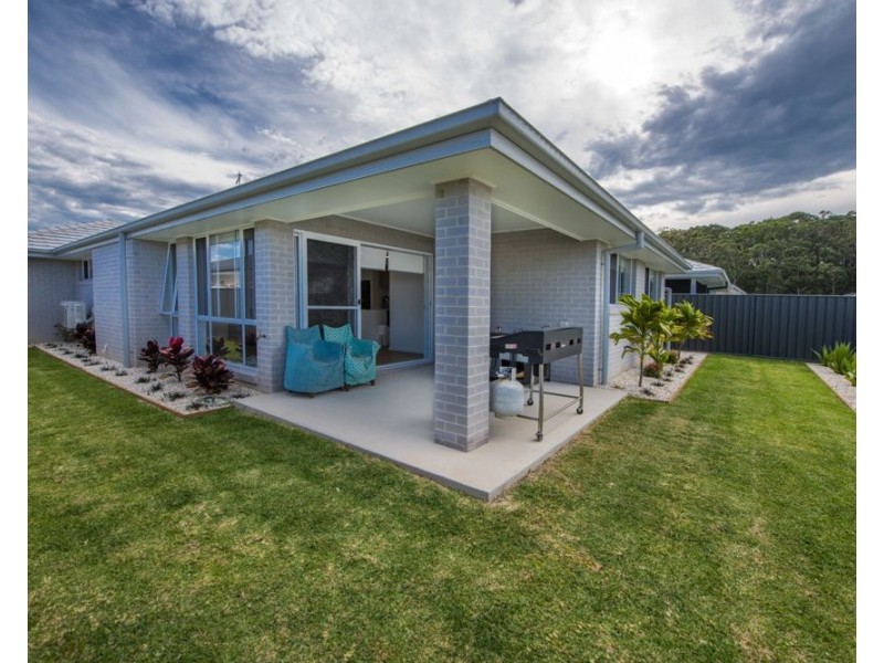 5 Mermaid Drive, Sandy Beach NSW 2456