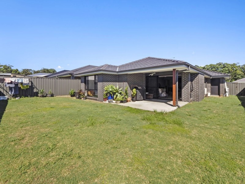 5 Sandcastle Drive, Sandy Beach NSW 2456