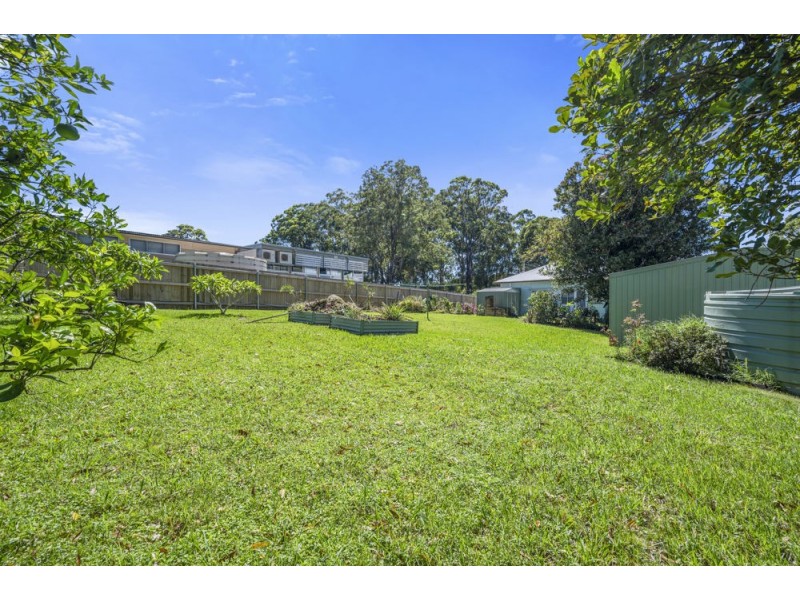 4 Andren Close, Bonville NSW 2441