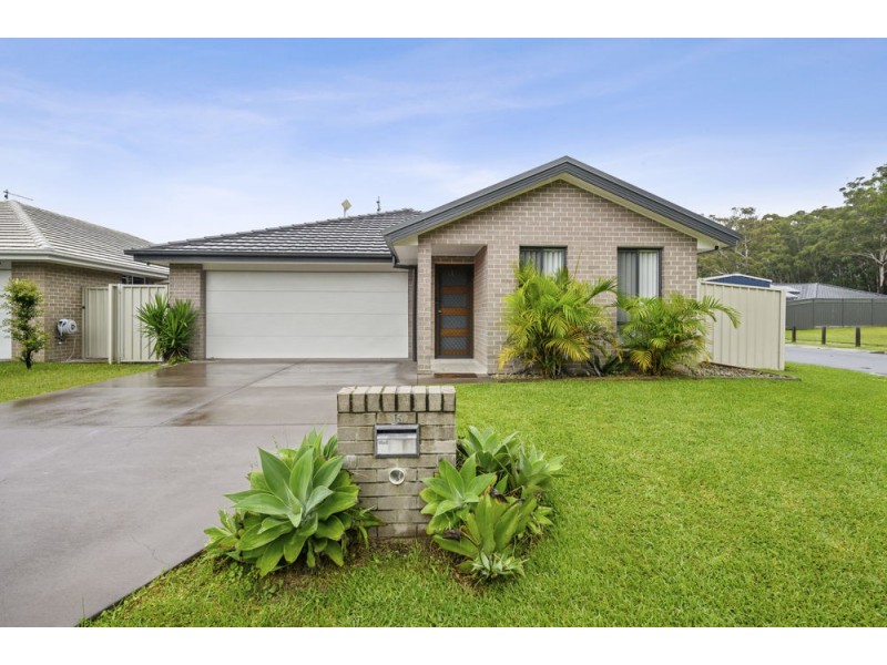 15 Waterways Drive, Sandy Beach NSW 2456