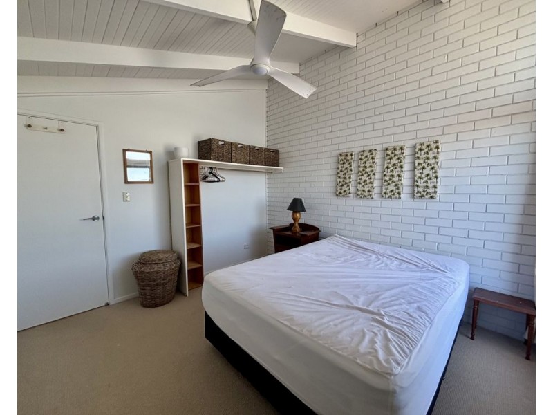 2/49 Dammerel Crescent, Emerald Beach NSW 2456