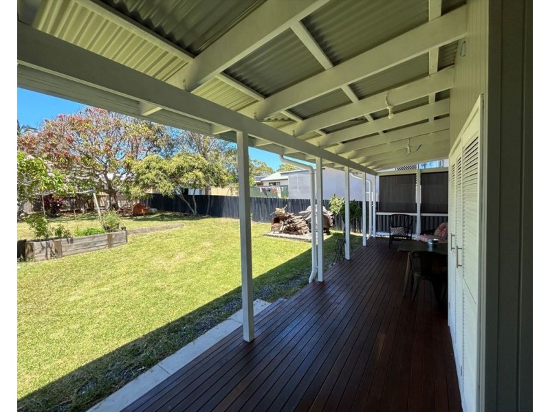 8 Maple Road, Sandy Beach NSW 2456